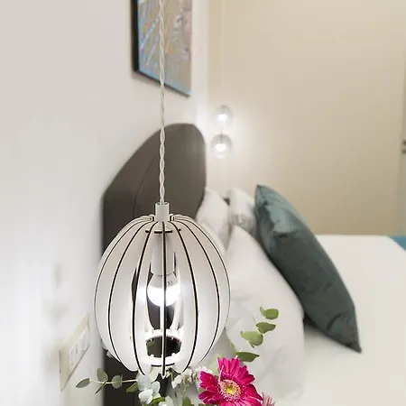 Bed & Breakfast The Five