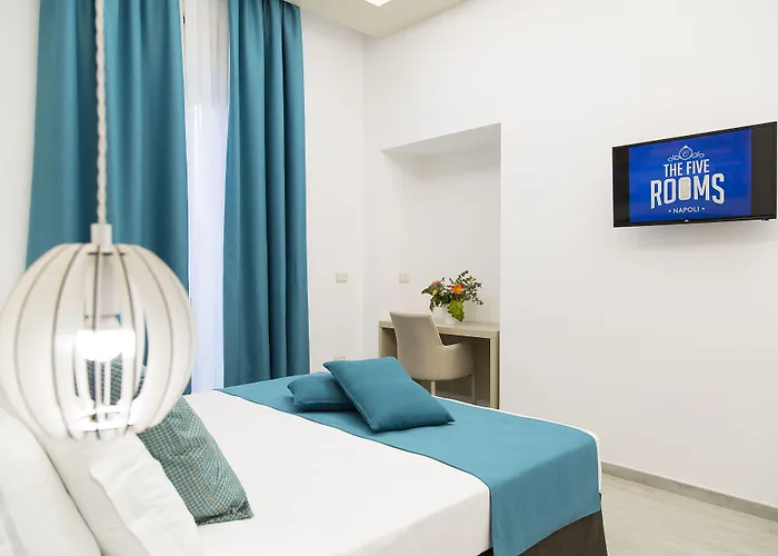 ザ ファイブ ルームズ ベッド・アンド・ブレックファスト ナポリ