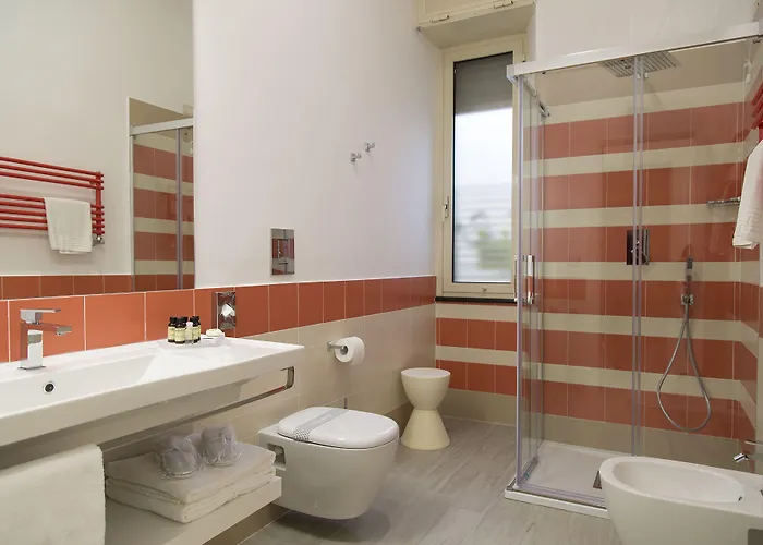 ザ ファイブ ルームズ 4* ナポリ