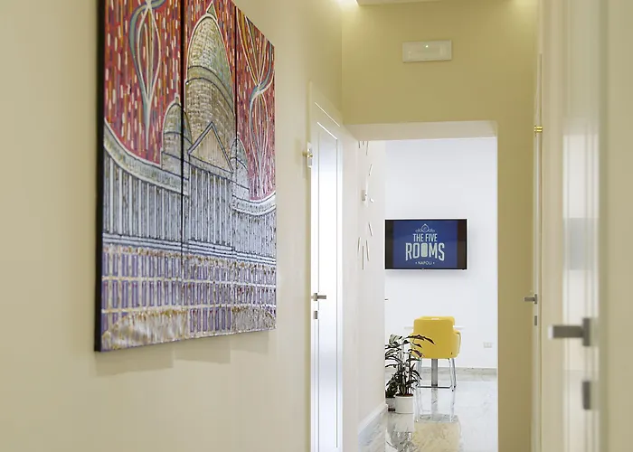 ベッド・アンド・ブレックファスト ザ ファイブ ルームズ 4*