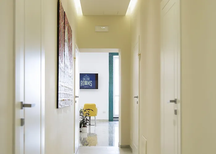 ザ ファイブ ルームズ ベッド・アンド・ブレックファスト 4*