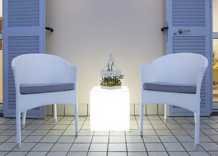 ザ ファイブ ルームズ 4* ナポリ