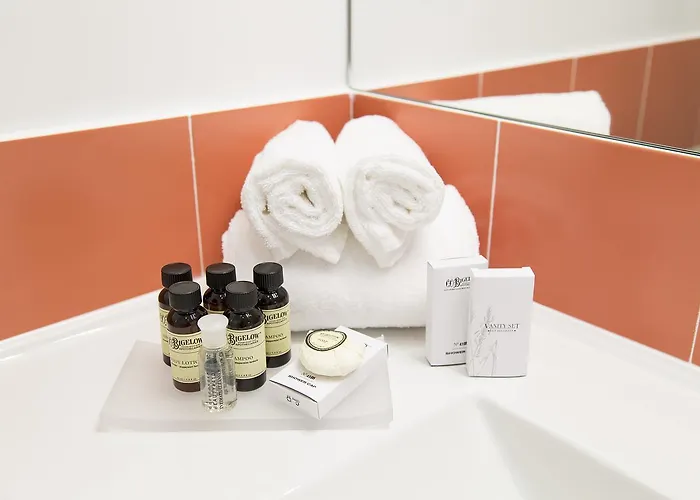 ベッド・アンド・ブレックファスト ザ ファイブ ルームズ 4*